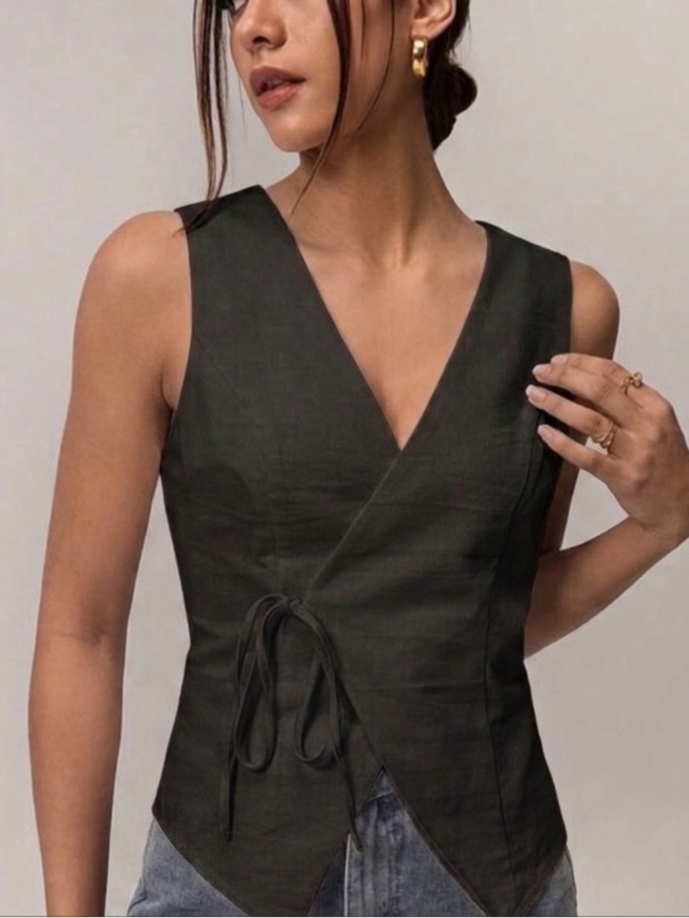 Forever 21 Black Sleeveless Wrap Vest